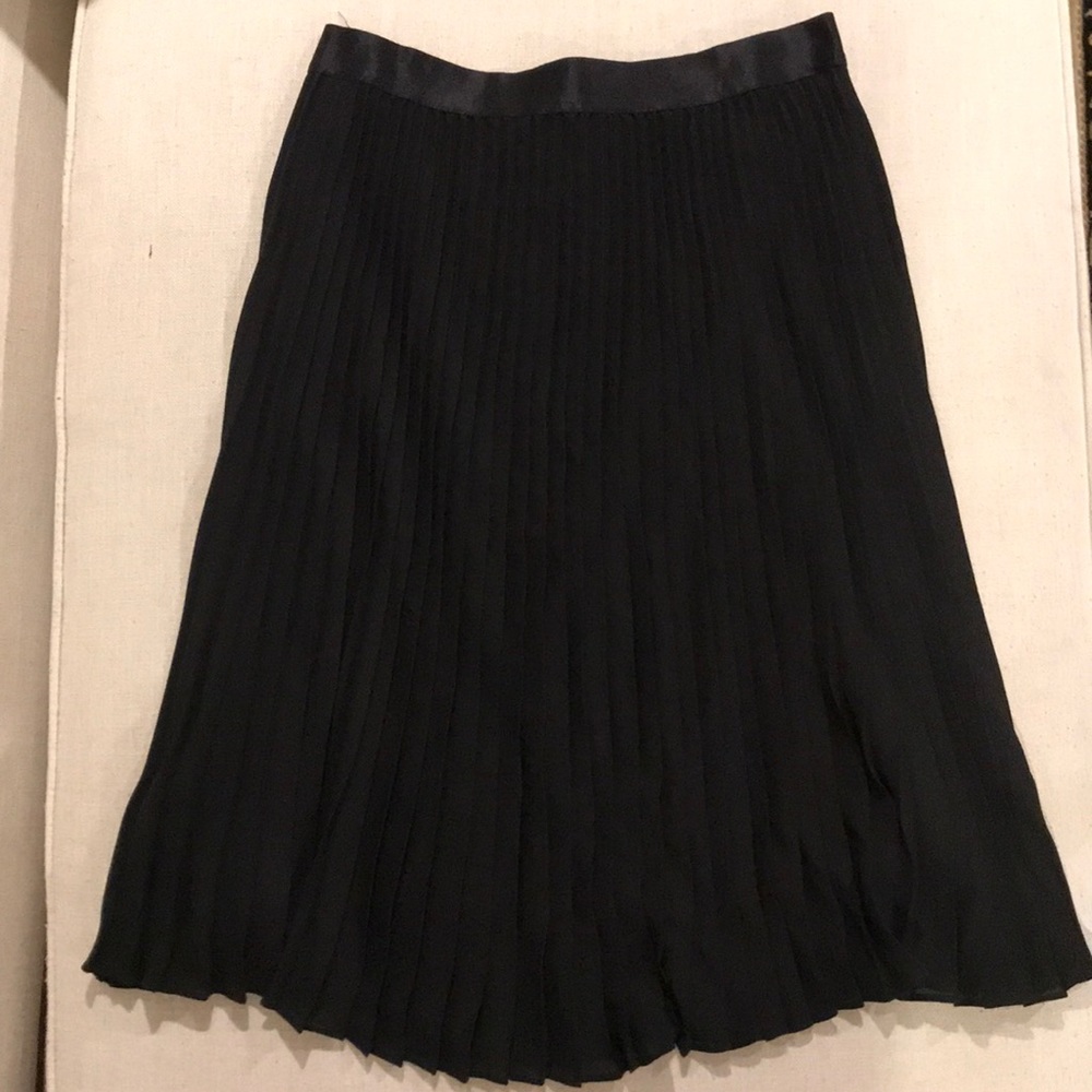 Pleated midi skirt